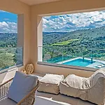 Oasis, Luxury *