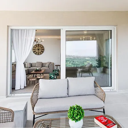 Βίλα Oasis, Luxury