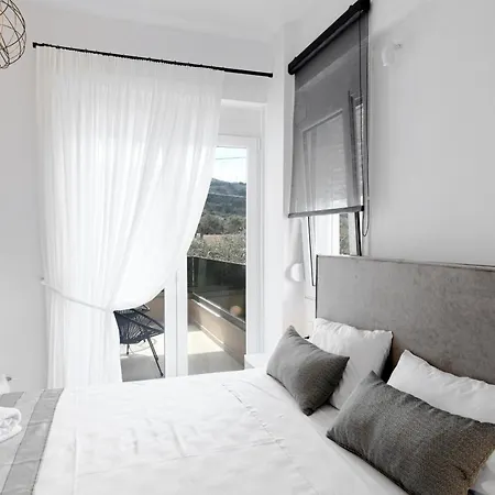 Oasis, Luxury Βίλα