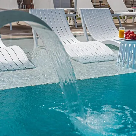Oasis, Luxury *