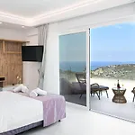 Oasis, Luxury
